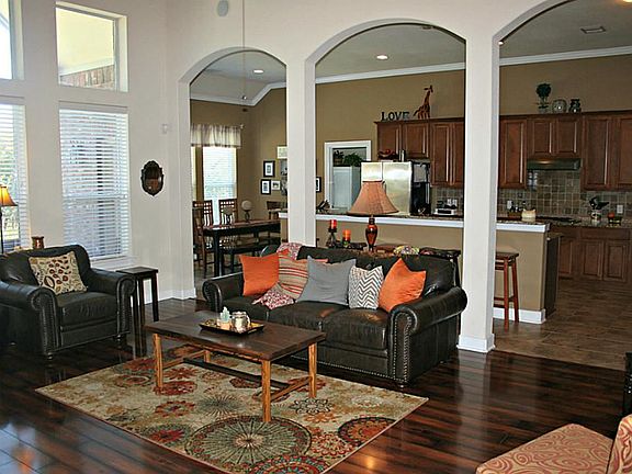 5th image of 12123 Guadalupe Trail Ln