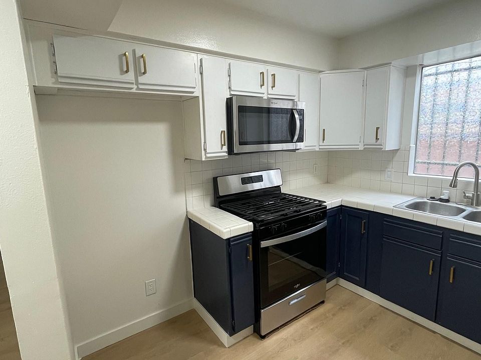 Brand New Stainless steel Microwave, Stove and Dishwasher.