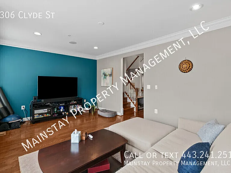 3306 Clyde St — Photo 11