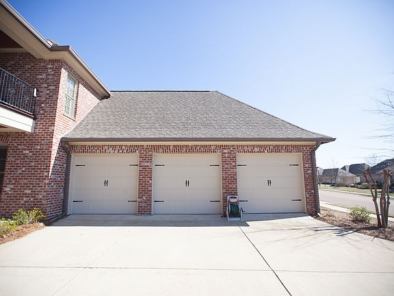 3rd image of 122 Lake Village Dr