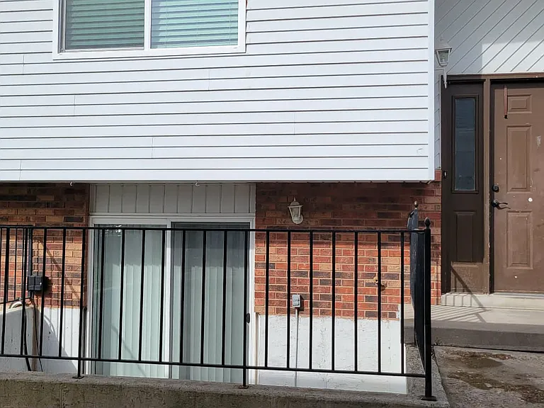670 N 400 W — Photo 2