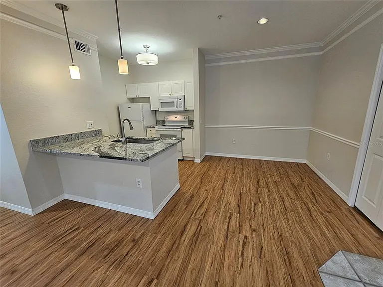 5174 Northridge Rd #209 — Photo 8