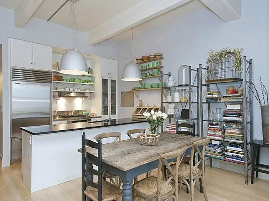 Sold by Sotheby's International Realty | media 25