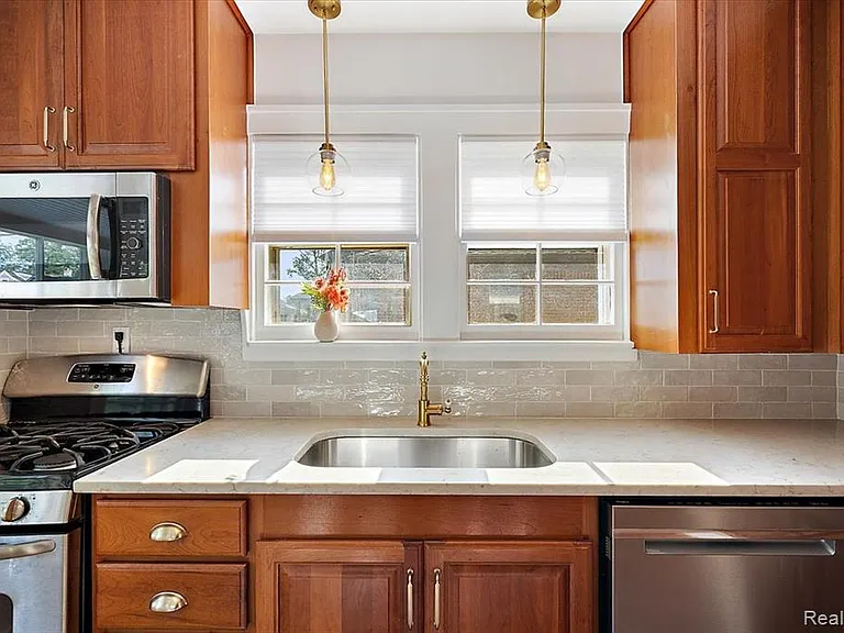 2136 Dorchester Rd — Photo 23