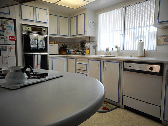 4th image of 12819 Estrella Vista St #282