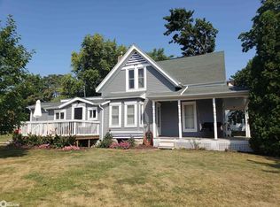 207 S Locust St, Mount Pleasant, IA 52641