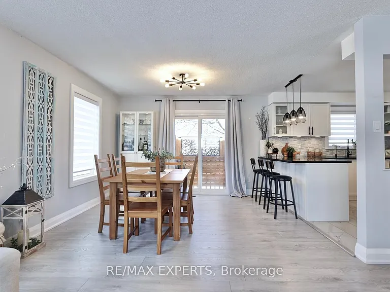 72 Donald Cres — Photo 10