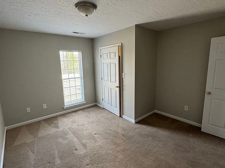 105 Cooper Cir — Photo 7