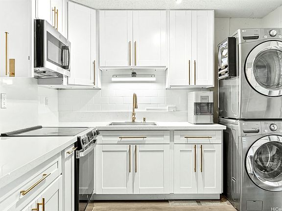3rd image of 95-2051 Waikalani Pl APT E403