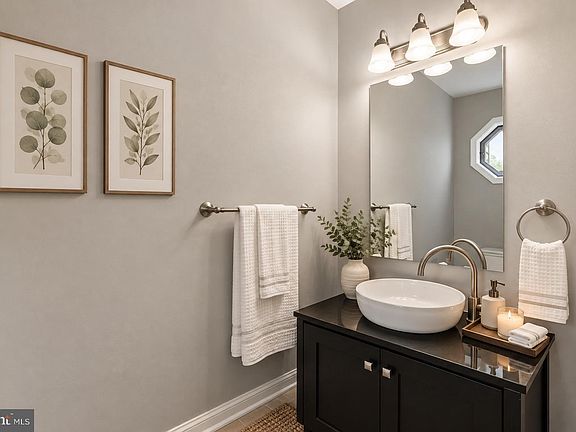 5th image of 105 Elio Cir