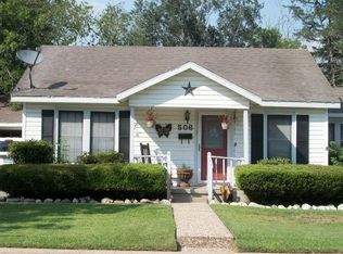 506 S Allen St, Edna, TX 77957