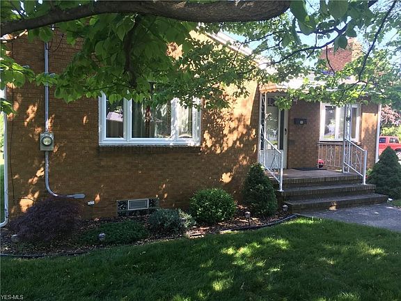 2nd image of 852 Buffalo St