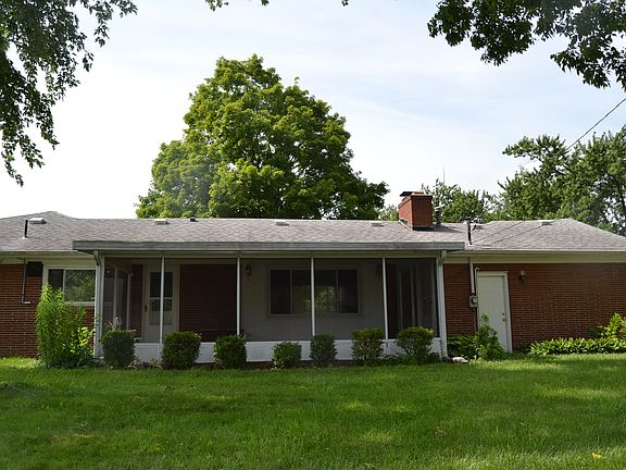 5th image of 609 Larriwood Ave
