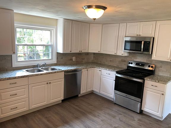2nd image of 10 Yale Ave Floor 1
