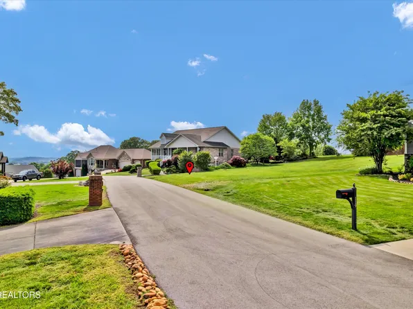 109 Pointe Summit Dr, Greenback, TN 37742