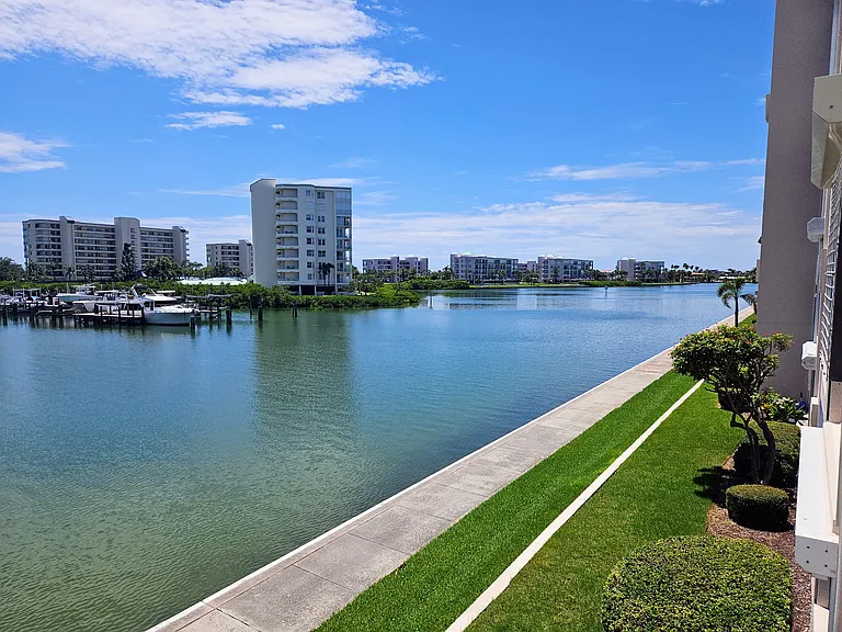 7600 Sun Island Dr S #204 — Photo 34