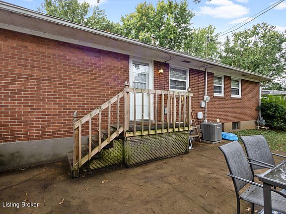 4th image of 3035 Roselawn Blvd