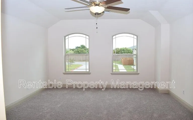 1247 Wiltshire Dr — Photo 10