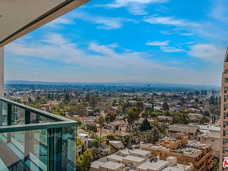 10490 Wilshire Blvd #1102 — Photo 4