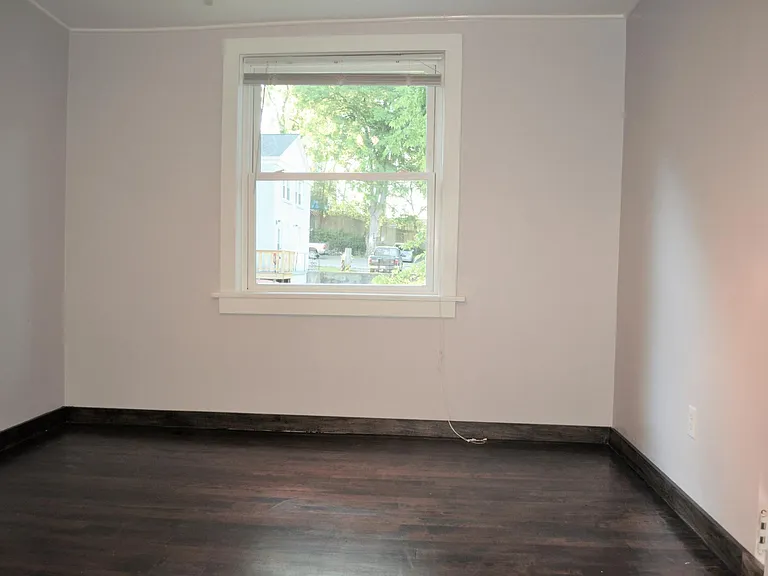 1006 Carolyn Ave — Photo 10