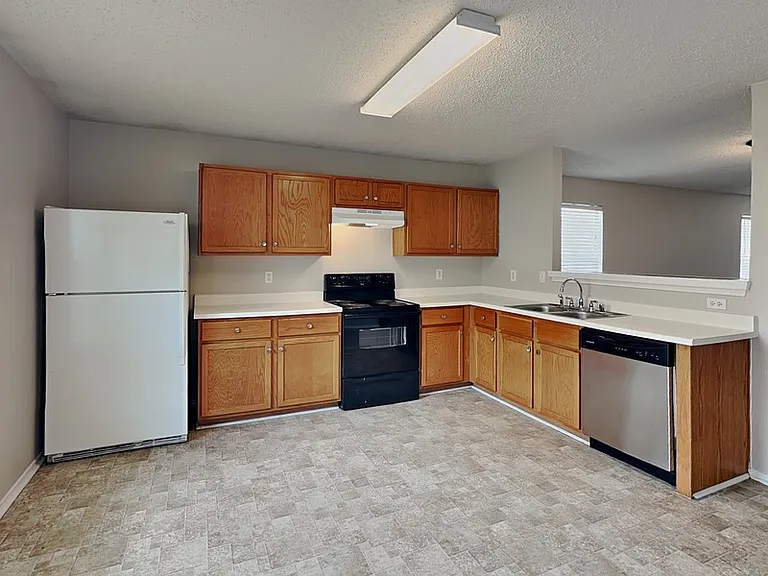 5709 Addington Dr — Photo 5