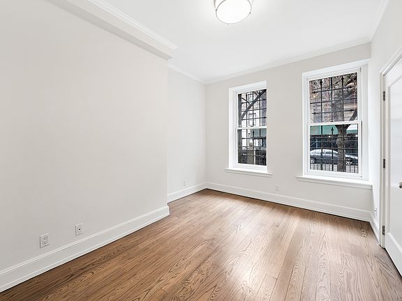 4th image of 235 W 113th St