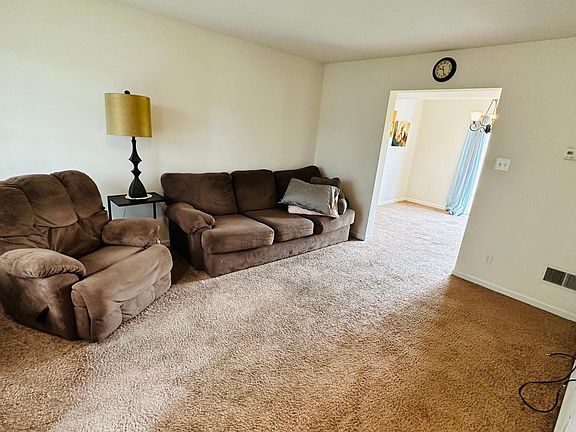 3rd image of 29 Riverview Dr