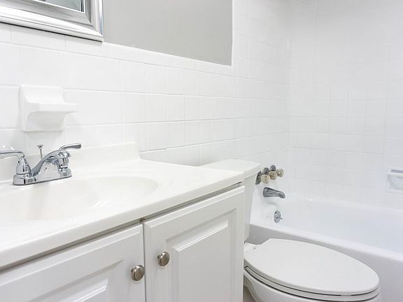 5th image of 1329 Drew St APT 12