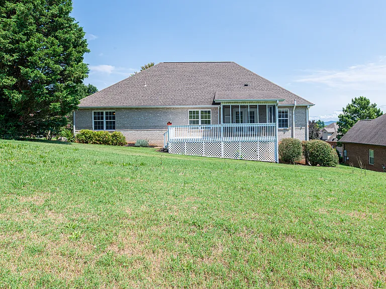 3029 Champions Dr — Photo 39