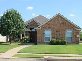 8552 Lake Springs Trl, Hurst, TX 76053