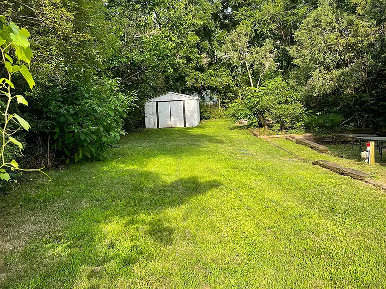518 Leenhouts St — Photo 14