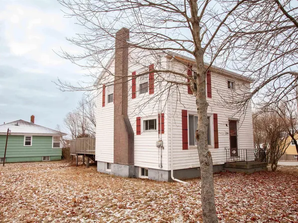 214 Main St, Dartmouth, NS B2X 1S6
