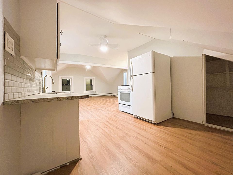 31 Wakefield St, West Warwick, RI 02893 Zillow