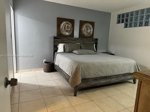 5401 Collins Ave #430 — Photo 38