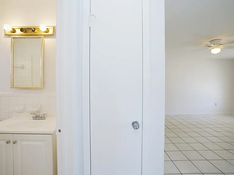 1193 S Alhambra Cir #1 — Photo 16