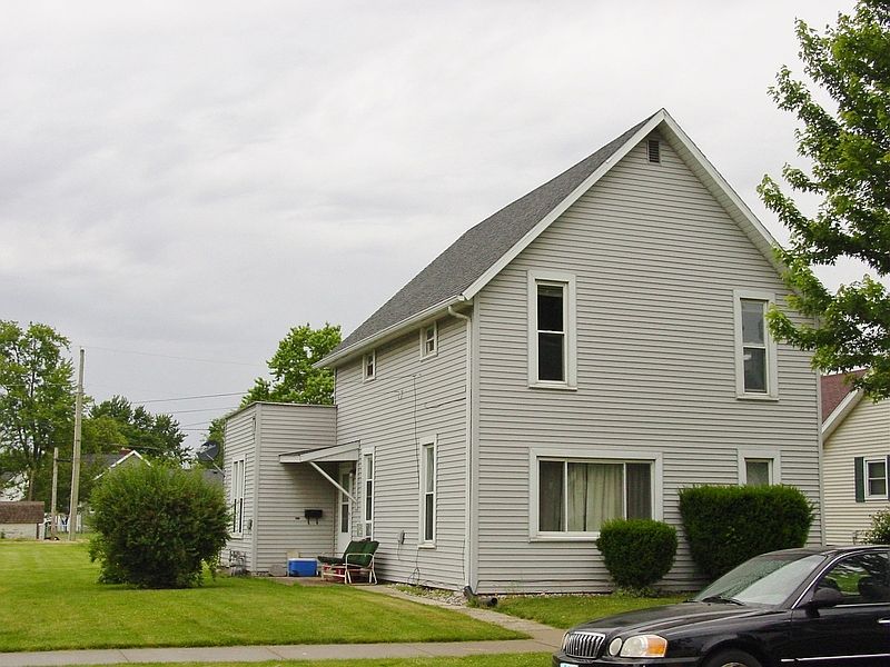 1st image of 427-429 E Butler St