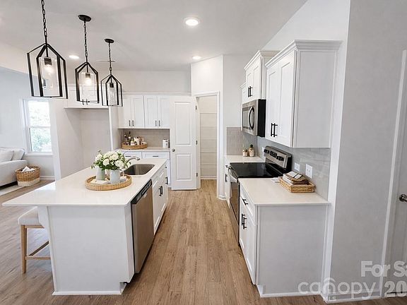 5th image of 1365 Eagle Claw Dr