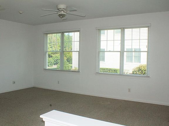3rd image of 36388 Azalea Ave