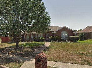3124 Riverview Dr, Mesquite, TX 75181