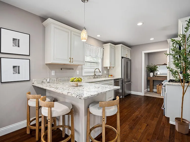 4805 N Columbus Ave — Photo 17