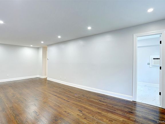 5th image of 180 Kearsing Parkway #B
