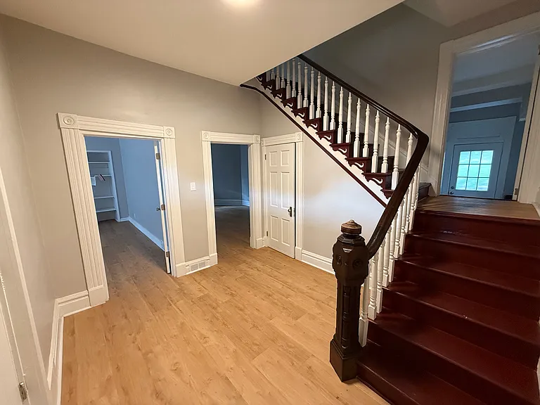 738 Chartiers Ave — Photo 7