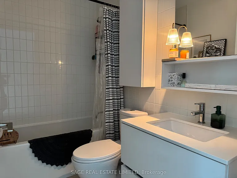 377 Madison Ave #405 — Photo 7