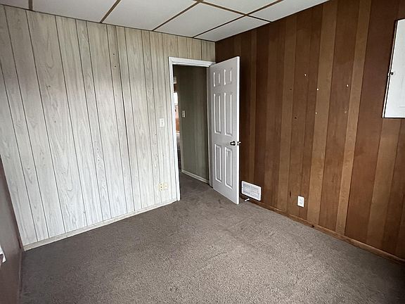 5th image of 3674 Maryland St