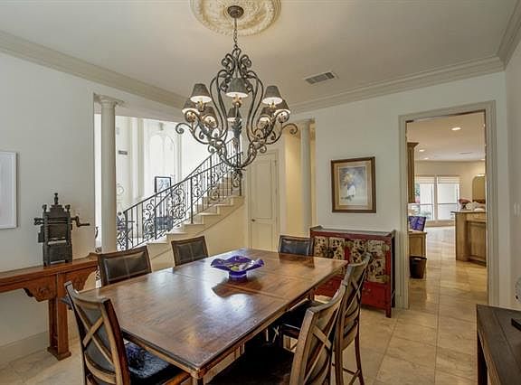 5th image of 905 Turnberry Ln