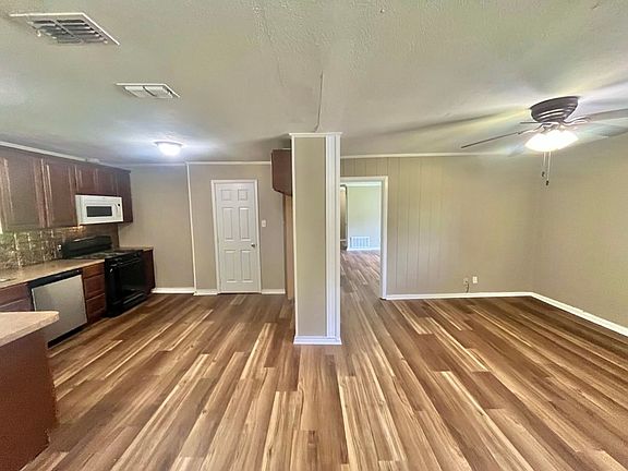 5th image of 117 E Hoyt Dr