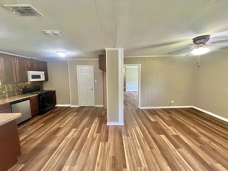 117 E Hoyt Dr — Photo 5