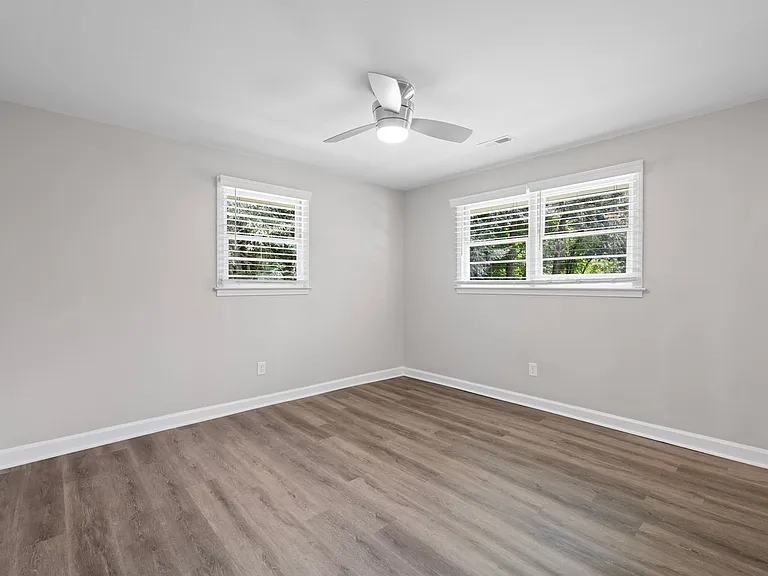 5501 Old Buncombe Rd — Photo 23
