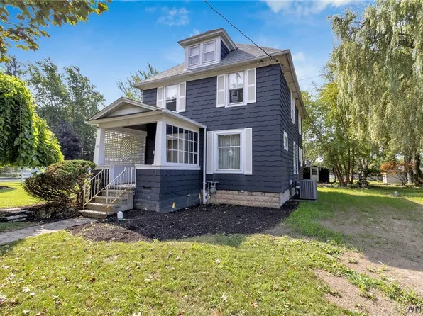 48 Laverack Ave, Lancaster, NY 14086