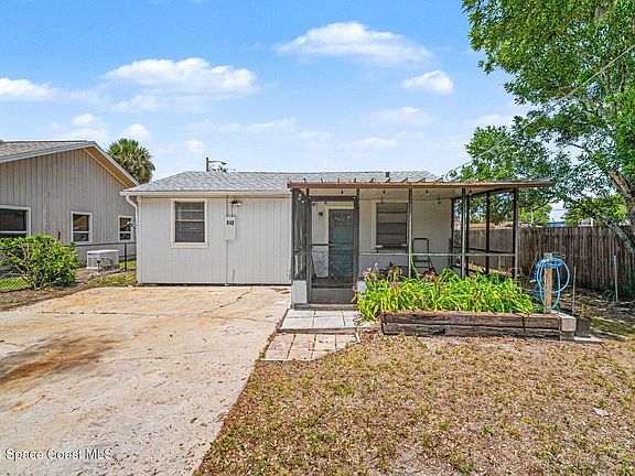 2nd image of 842 Torrence Ln
